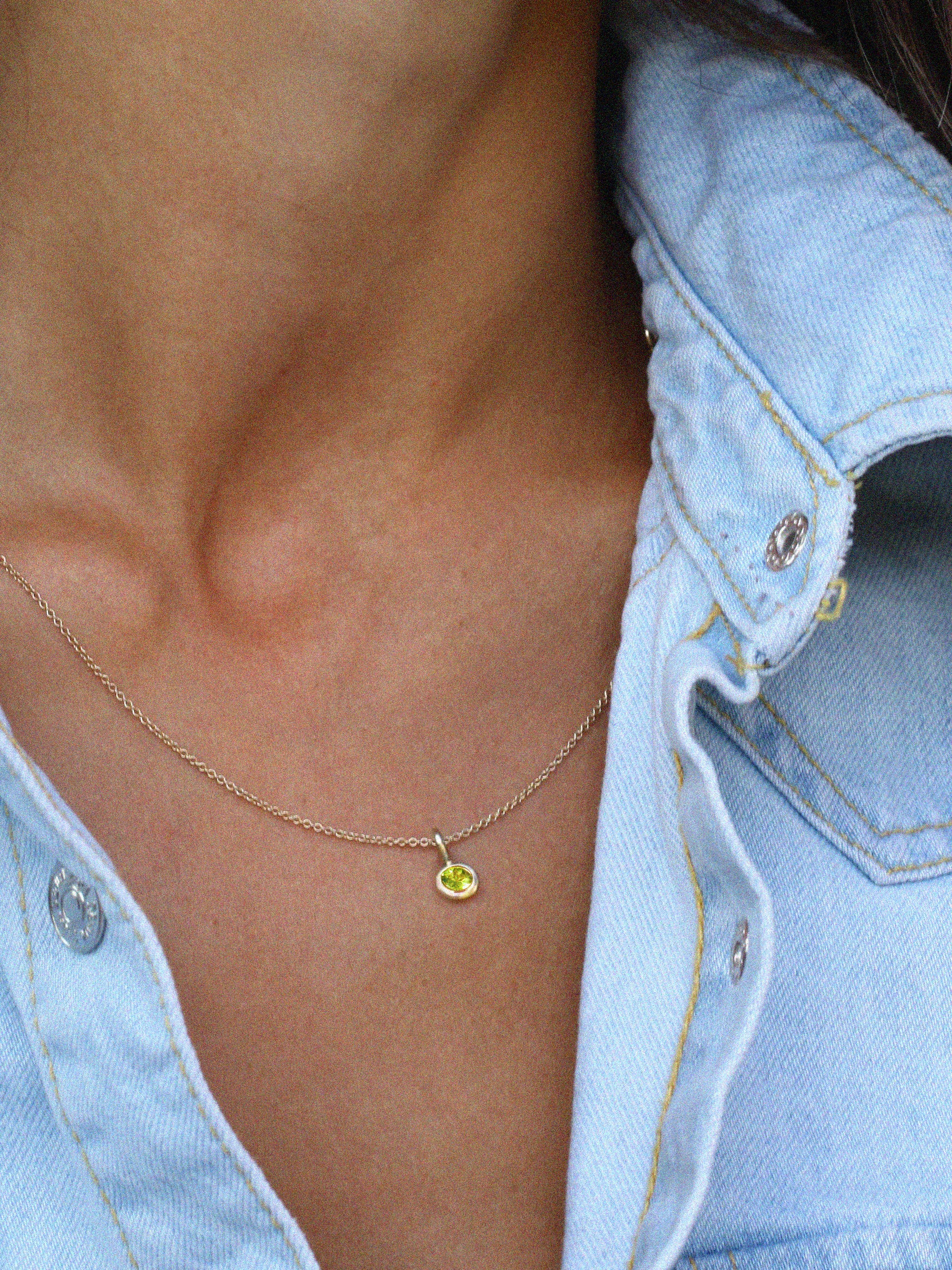 August 9K Gold Birthstone Gemstone Pendant Necklace Peridot