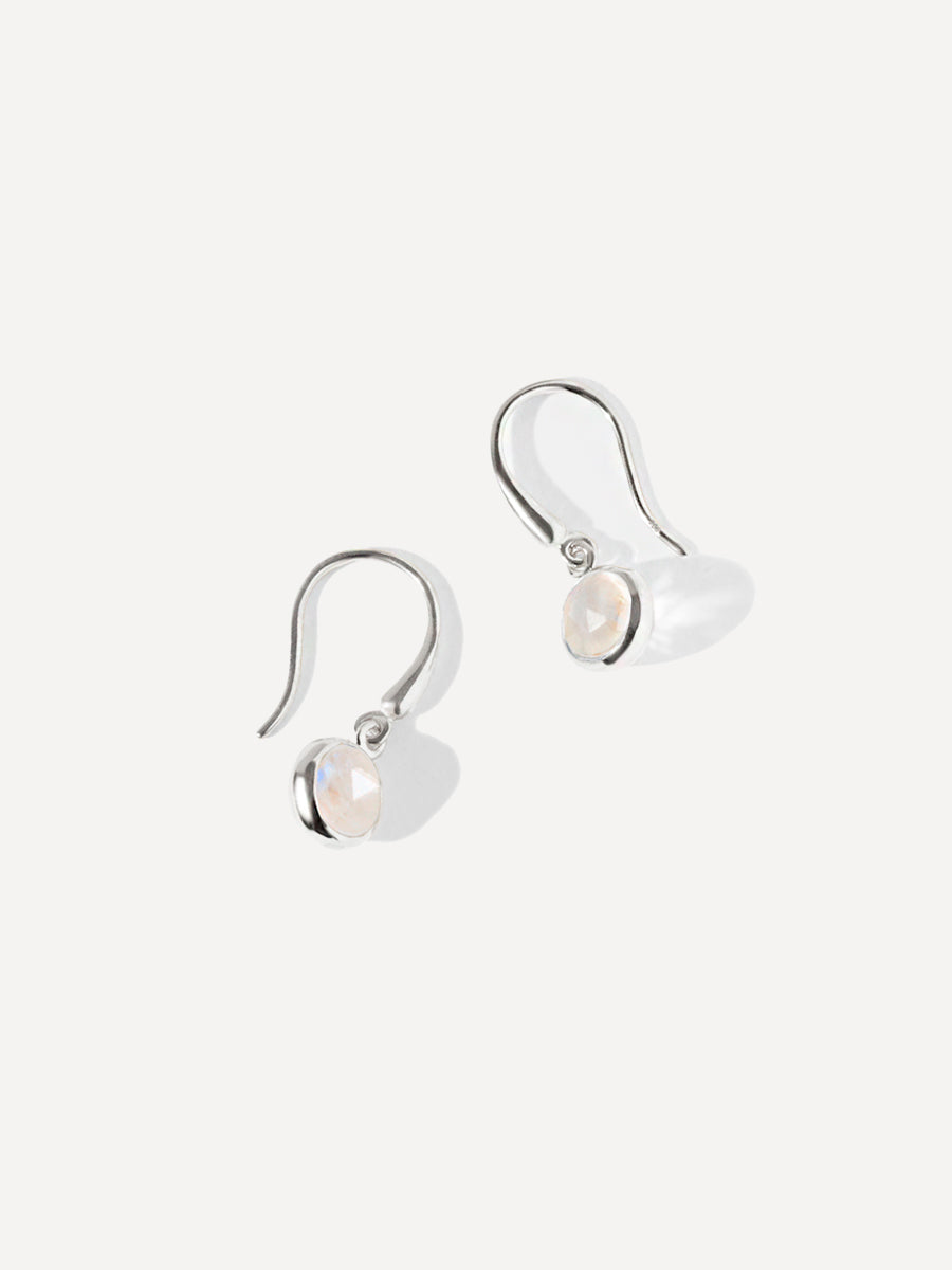 Orecchini a gancio in argento sterling con pietra portafortuna di ottobre e pietra di luna