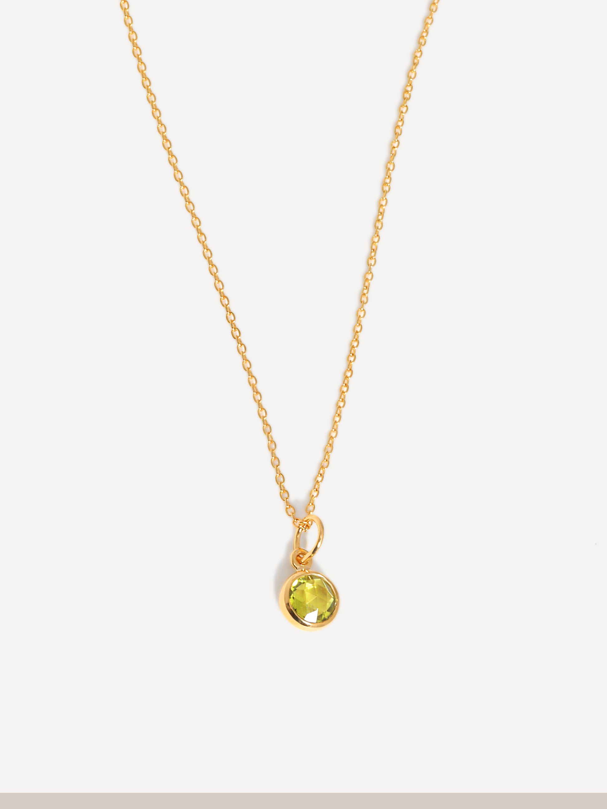 Collana con ciondolo in pietra preziosa con pietra portafortuna in vermeil e oro 18k di agosto, peridoto