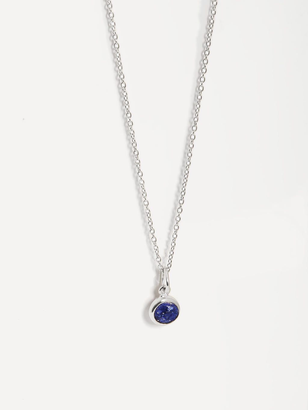 Halskæde med vedhæng i sterlingsølv med fødselssten – lapis lazuli – september