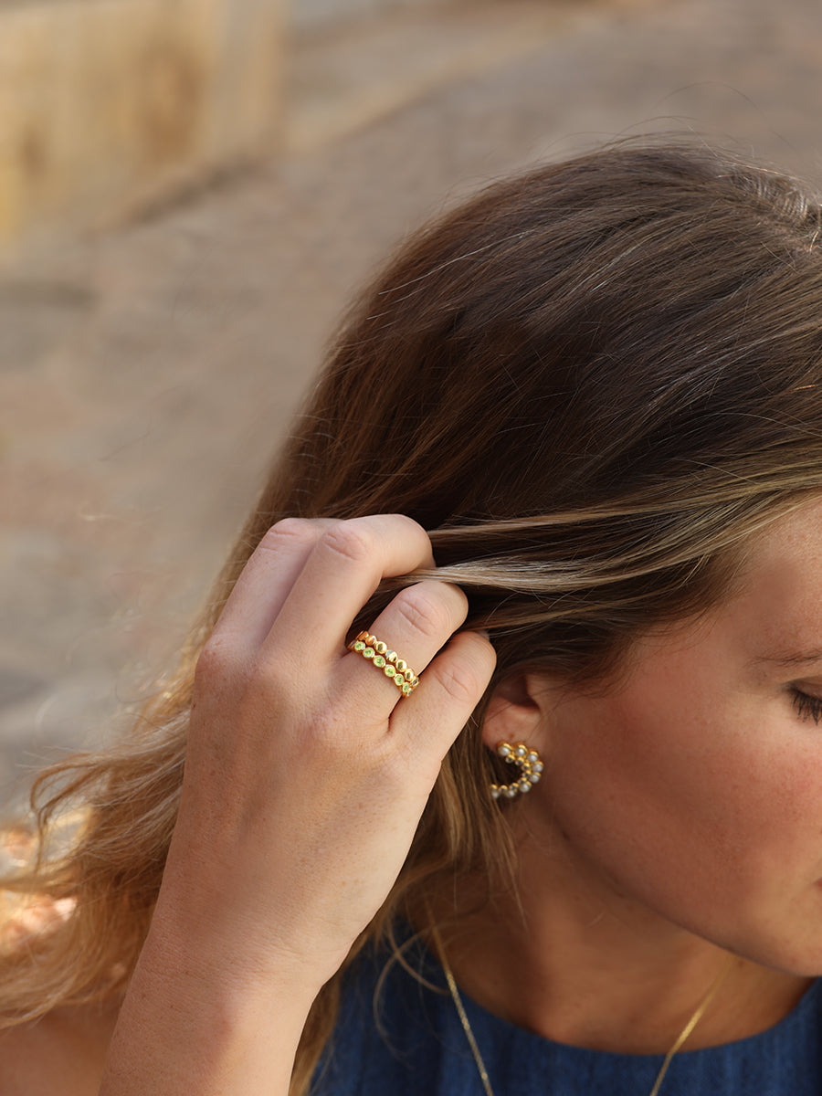 Orbit Gold Peridot Eternity Ring